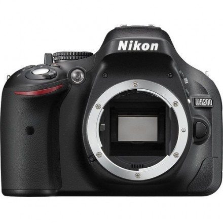Цифр. фотокамера зеркальная Nikon D5200 Body Black