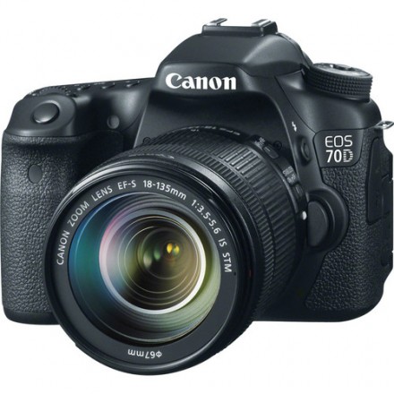 Цифр. фотокамера зеркальная Canon EOS 70D + объектив 18-135 IS STM c Wi-Fi