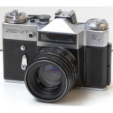 Пленочная фотокамера зеркальная Зенит Е + Helios 44-2