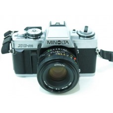 Плівкова дзеркальна фотокамера Minolta XG-M + Minolta 50mm f/2.0