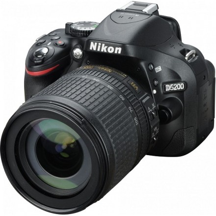 Цифр. фотокамера зеркальная Nikon D5200 KIT + 18-105 VR Black