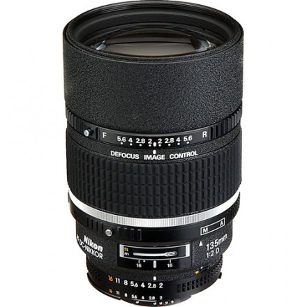 Объектив Nikon AF DC NIKKOR 135mm f/2D
