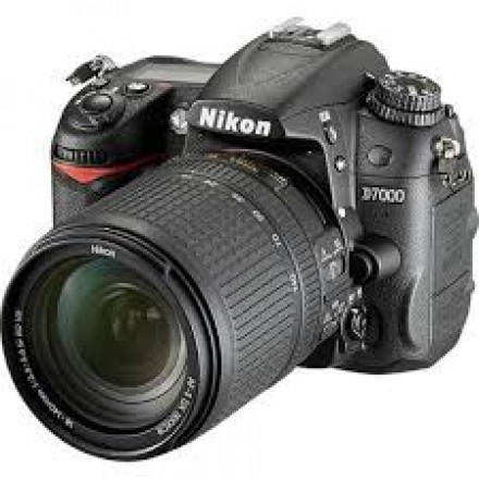 Цифр. фотокамера зеркальная Nikon D7000 kit 18-105 VR б/у